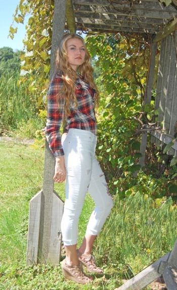 Hannah~Model~5'9"
