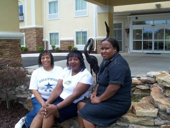 Stella, Linda & Denise Brownlee in Hot Springs, AR
