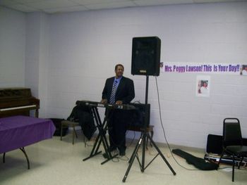 Earl on the keyboards at Peggy's Dinner
