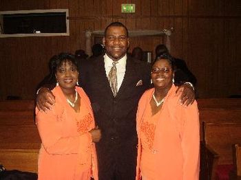 Linda & Pat with Greg Crowder of the Pilgrim Wonders of Memphis, TN at the Pre-Anniversary
