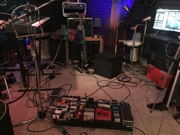 guiTARDIS  pedalboard attached to Tube Goldberg
