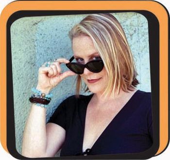 A la Lolita avec Gina Lolabridgida sunglasses
