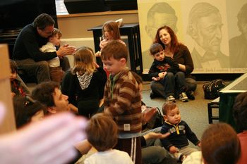 Parents & Kids enjoying The Fred Ellis Show at Barnes & Noble March 28th 2010!  Photos: Justin Ellis

