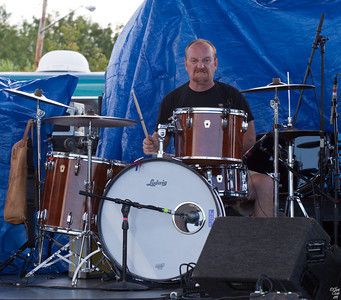 DONNY BEATS IT AT INNER HARBOR
