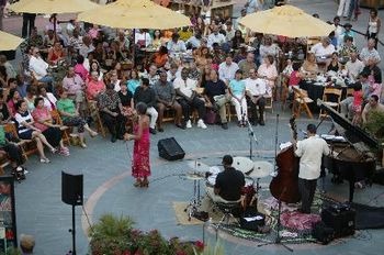 Concert at Paseo Colorado, Pasadena
