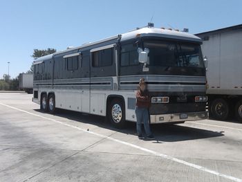 Maren with the tour coach
