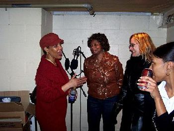 Girl talk, fellas chill (Anita Easterling, Theresa Scaggs, Carmen Nickerson & Candace Dixon
