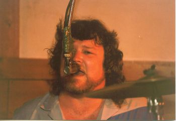 1985
