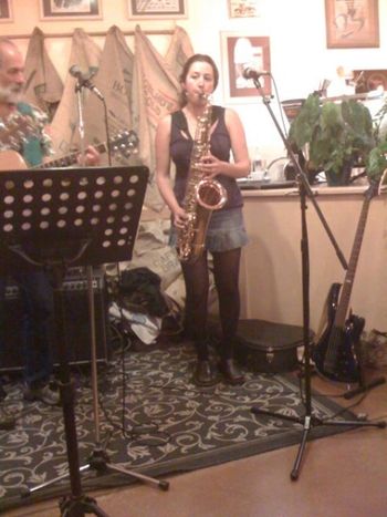 Saxy Alia
