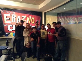 con amigos en el Show de Erazno y la Chokolata
