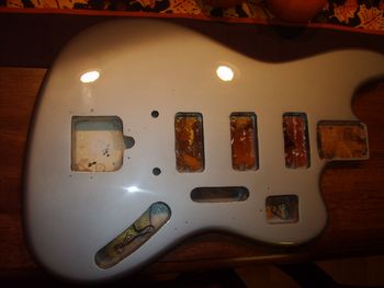 The Bass VI body after buffing.....
