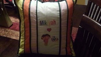 Mikiyah loves Dora
