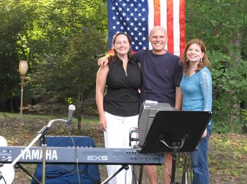 Suzan and Greg Maywork USO Tour concert
