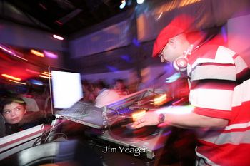 Cuttin' it up @ Snap 90's Dance Party(Halocene)(Photo by Jim Yeager Photography)
