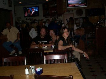 Dean, Doreen & Krissy
Olney Tavern 
5/16/07
