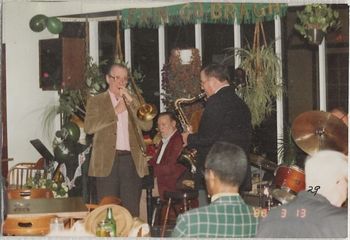 Dad, Bob Klocke on piano, Jules Hainaut(aka Jodo)on tenor. Hoppy Johnson in green suit.
