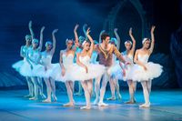 Sara Jones at Monarque - Au Ballet - Classical Piano Music with a Ballet Dancer
