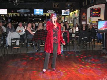 Tammy Moffat singing "Sweet Child of Mine"
