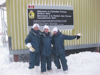 Canadian Forces Station Alert, North Pole...los guitaros! Steve Strongman, Paul DesLauriers, Jack DeKeyzer
