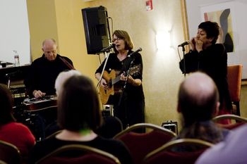 A Trio Performance. Billy Bond, Linda & Rochelle, Far West Folk Alliance
