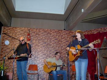 Linda, Billy Bond, Greg Sarena Prescott Folk Festival 2009
