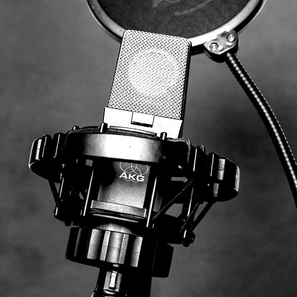 voice, voice over, german voice over, german voice overs, voice overs, studio, tv, advertising,film,televiksion,Bristol,video,radio,audio books,