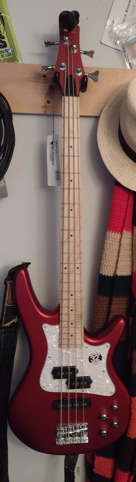 2023 Ibanez 32" Bass
