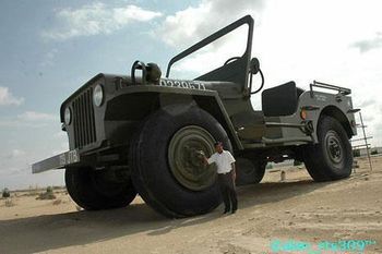 This thing can also move! Driver sits in the grille!
