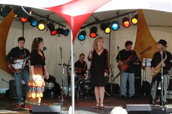 Portland Rose Festival singing "City of Roses"
