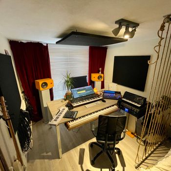 Acoustically threatened mix room
