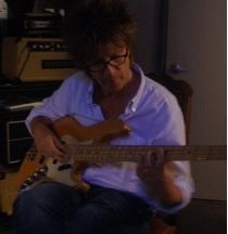 John lays down a bass line using a '67 Jazz bass hybrid with a Precision neck.
