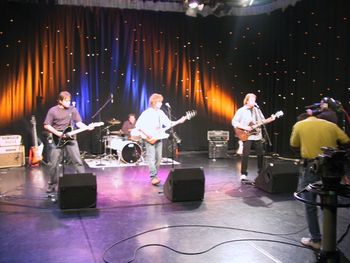 Shoes perform on WGN's Mid-day Show on 8/10/2007, prior to playing the Millennium Park gig later that day.
