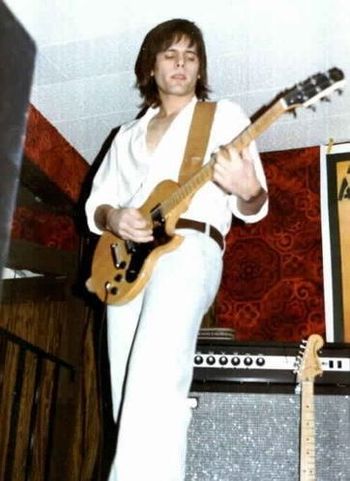 Gary plays his Gibson L6S through a Sunn Collisieum amp at the Brat Stop gig.
