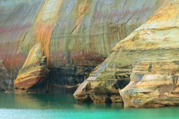 2021-Pictured Rocks - Painted Coves
