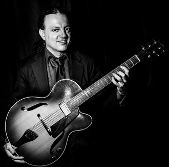 Bobby Koelble - Singer/Guitarist - Classical, Jazz, Oldies, Blues on acoustic and electric guitars.