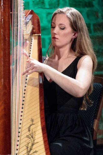 Noemi Hańczyk - harfistka w zespole kameralnym ACh Duo - gitara i harfa (Aleksander Pankowski vel Jankowski i Noemi Hańczyk) | Harpist of the ACh Duo chamber ensemble guitar & harp