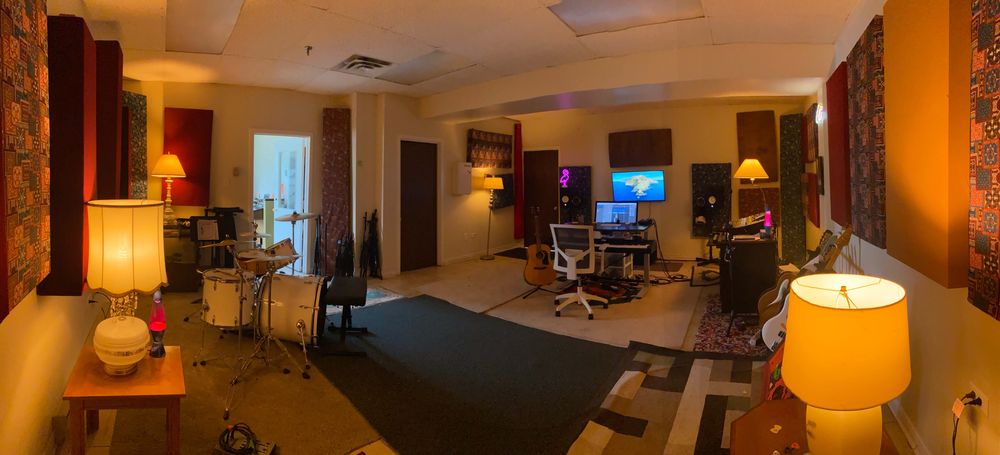 STUDIO A - 14 Clyde Avenue Studio