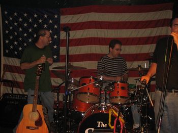 Mitch Banks sat in behind the drums for 3 rockin' songs at Murphy's. Thanks, Bro!
