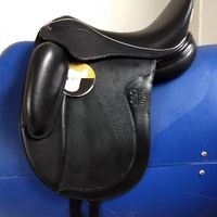Peter Horobin Elite Dressage 17.5"