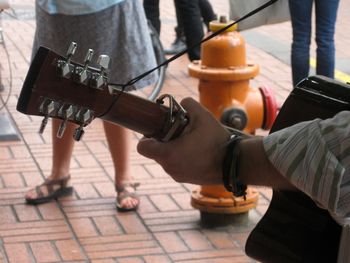 In case you were wondering what the backside of a capo looks like.
