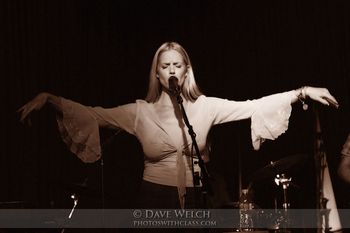 Live @ Hotel Cafe - by Dave Welch
