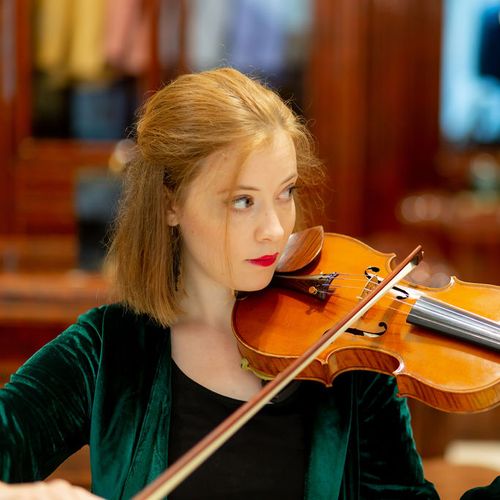 Molly MacKinnon, violin