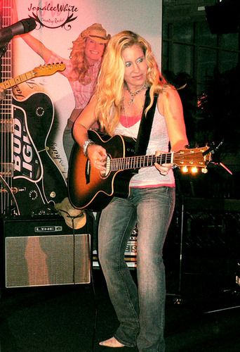 Is that my shadow? :) Rockin' the Aztar Casino...Evansville, IN!
