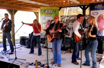 Big Bear Lake Chili Supper! Is that Robin playing guitar?
