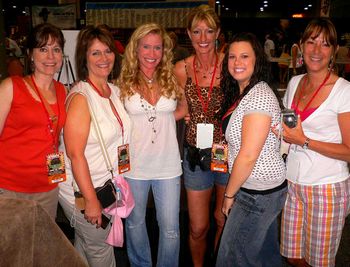 Hangin' out with the gals from Dirty Cowboys in the Silpada Jewlery booth @ Music Fest!
