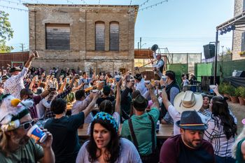 Ross receiving applause for his Alphorn solo at 2019 Wurstfest in New Braunfels.  Photo by Mark Hiebert.
