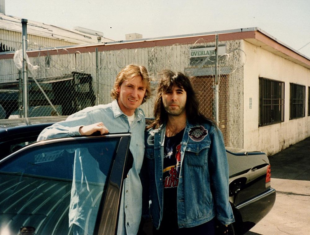 THE "GREAT ONE" WAYNE GRETZKY & ARTIST MIKE FISCHER