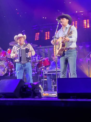 DLG and John Pardi on Stage at SA Rodeo 2020
