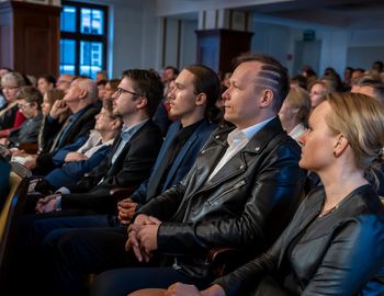 The audience during the premiere of the concert 'Gears of Time'. [photo by Pawel Janicki]

