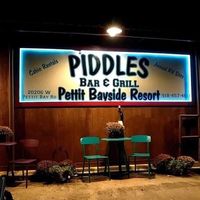 Piddle's Cajun Grill & Bar Presents: The Oklahoma Moon Band